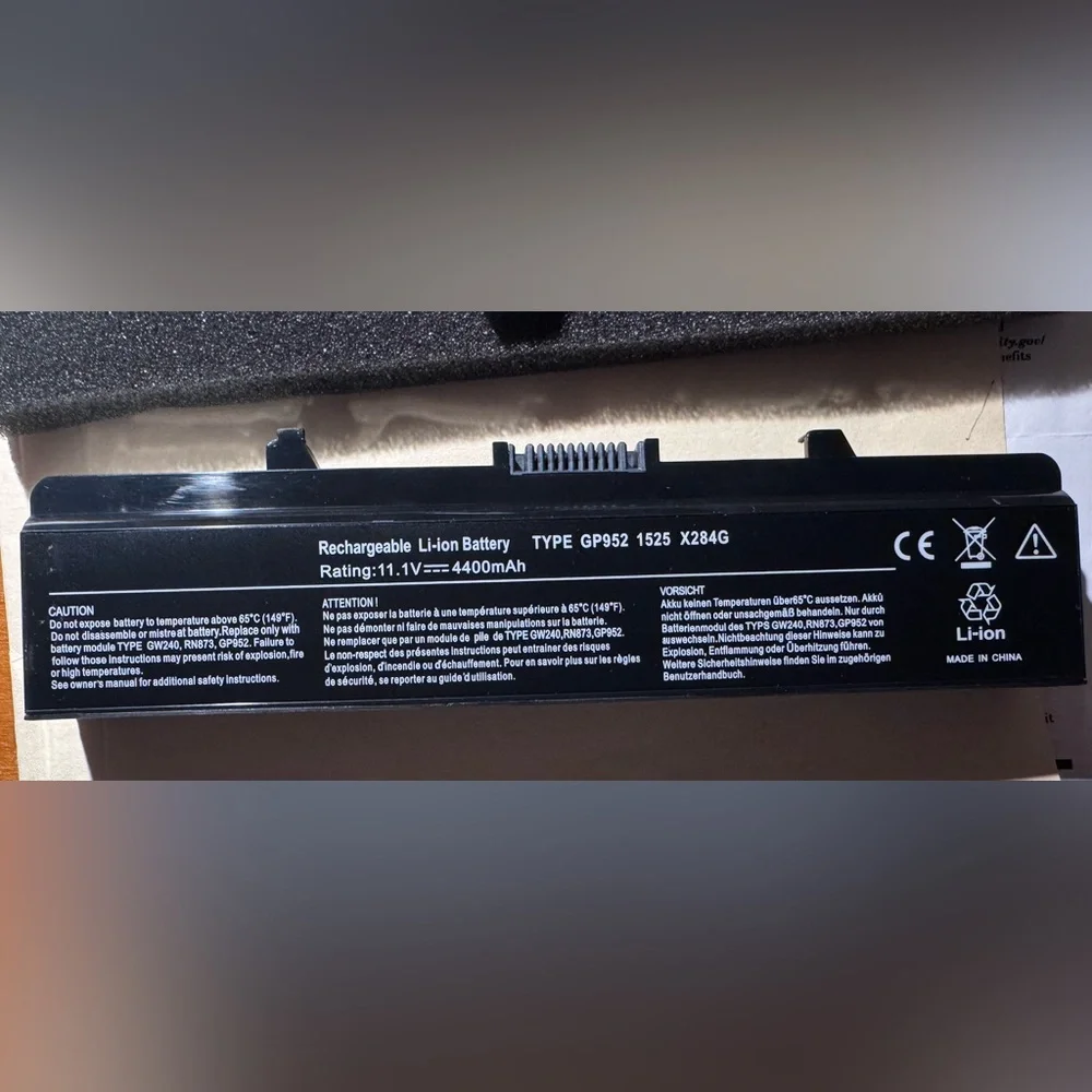Laptop battery- Brand new never used - 11 V- GP952